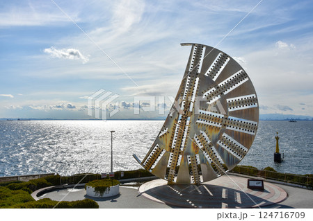 東京湾アクアラインから眺める東京湾とカッターフェイス 124716709