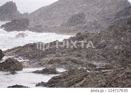 冬の日本海 冬の日本海 124717630