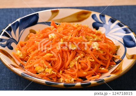 沖縄料理、にんじんしりしり、人参しりしり。 沖縄料理、にんじんしりしり、人参しりしり。 124718015
