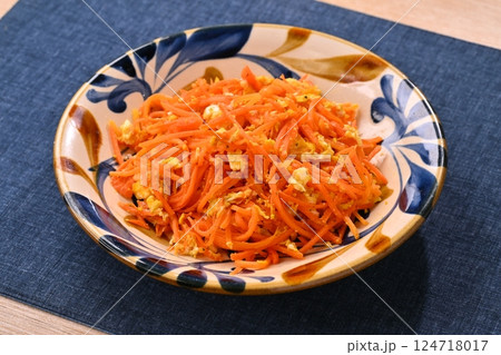 沖縄料理、にんじんしりしり、人参しりしり。 沖縄料理、にんじんしりしり、人参しりしり。 124718017