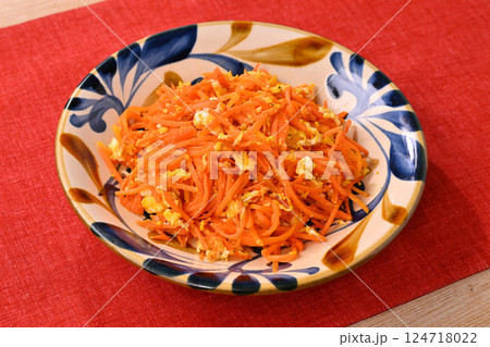 沖縄料理、にんじんしりしり、人参しりしり。 124718022