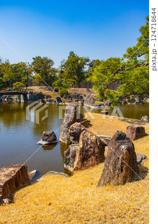 【京都風景】二条城 早春の二の丸庭園 【京都風景】二条城 早春の二の丸庭園 124718644
