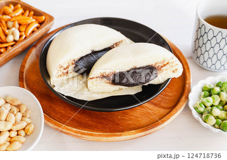 あんまんと豆菓子 あんまんと豆菓子 124718736