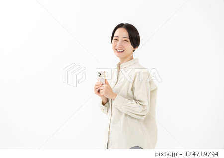 女性 スマートフォン スマホ 女性 スマートフォン スマホ 124719794
