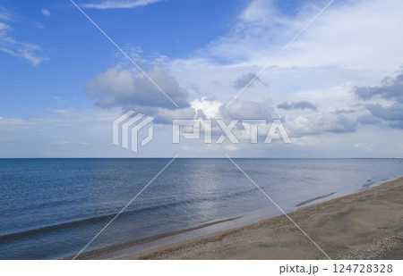 Deserted sea beach. Quiet sea Sea surface landscape 124728328