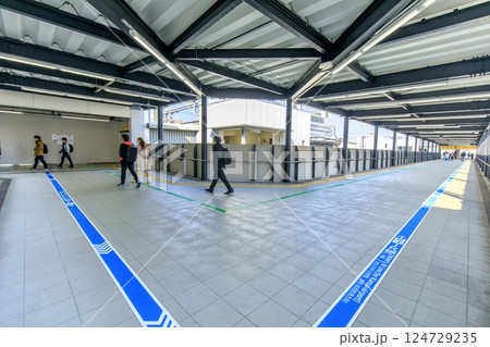弁天町駅、大阪環状線と大阪メトロ中央線の乗換連絡通路 弁天町駅、大阪環状線と大阪メトロ中央線の乗換連絡通路 124729235