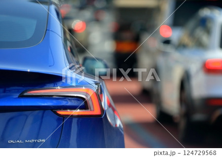 車のテールランプ 車のテールランプ 124729568