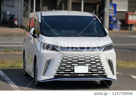 高級ミニバン 高級ミニバン 124730098