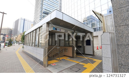 東京メトロ東西線、半蔵門線、都営地下鉄新宿線の九段下駅7番出入口 124731327
