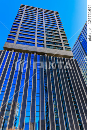 東京　港区　東新橋の都市風景　汐留住友ビル 124731694