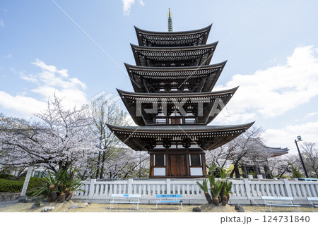 春の覚王山日泰寺 124731840