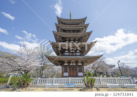 春の覚王山日泰寺 124731841