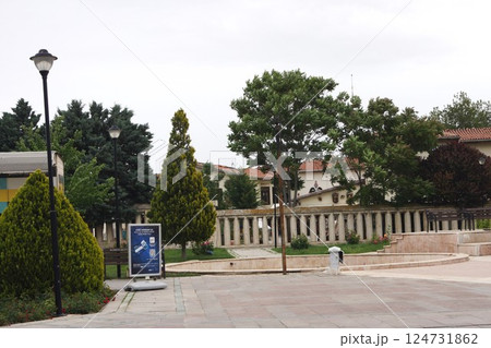 トルコ コンヤ メヴラーナ博物館の庭園 トルコ コンヤ メヴラーナ博物館の庭園 124731862
