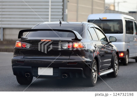 車のテールランプ 車のテールランプ 124732198