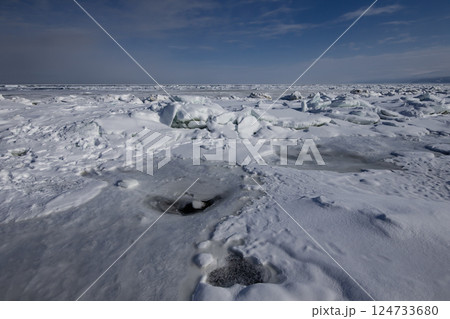 接岸した流氷 接岸した流氷 124733680