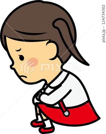 悩む小学生女児 124734302