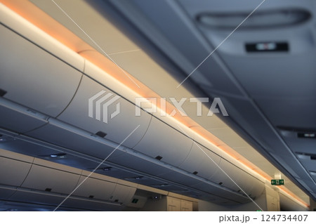 交通 通行 トラフィック 124734407