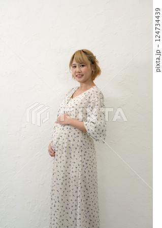 妊婦 マタニティ 妊娠後期 124734439