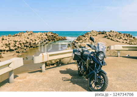 海岸線をバイクでツーリング 海岸線をバイクでツーリング 124734706