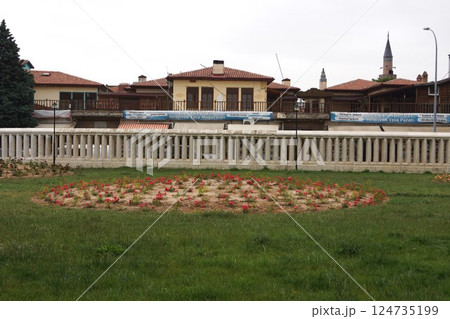 トルコ コンヤ メヴラーナ博物館の庭園 トルコ コンヤ メヴラーナ博物館の庭園 124735199