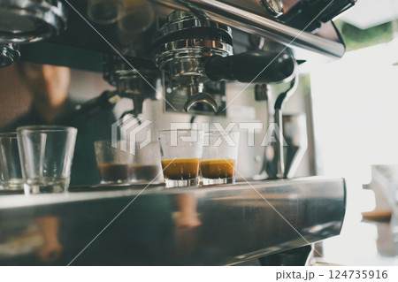 coffee shop coffee shop 124735916