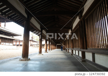 世界遺産　聖徳宗総本山法隆寺西院伽藍　廻廊 124738392