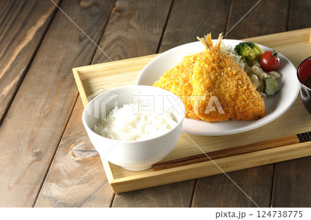 鯵のフライ定食 124738775
