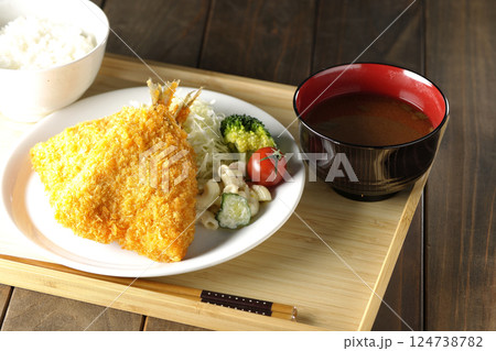 鯵のフライ定食 124738782