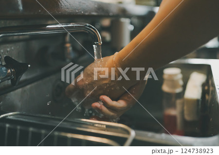 coffee shop 124738923