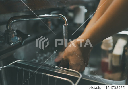 coffee shop 124738925