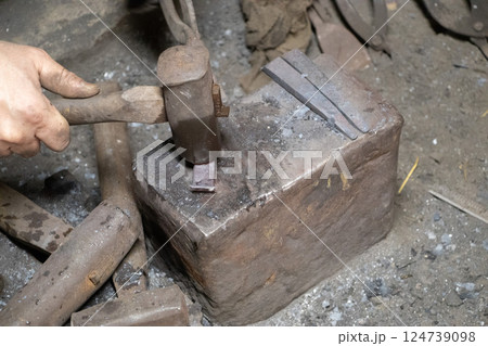 鍛冶職人 鍛冶職人 124739098