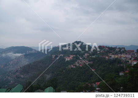 インド　シムラー 124739311