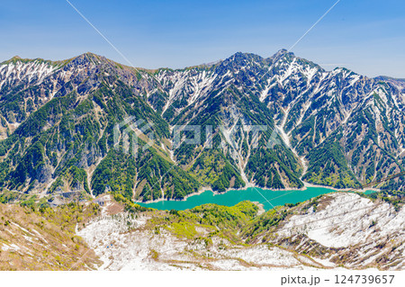 立山黒部アルペンルート　大観峰から望む風景　 124739657
