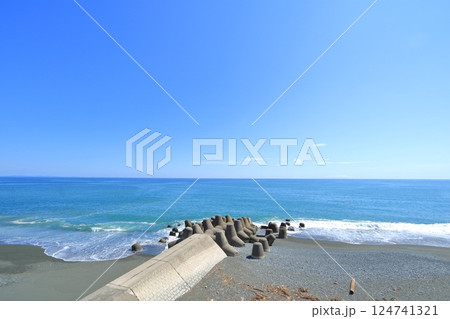 神奈川県・小田原市・西湘パーキングエリアからの景色 神奈川県・小田原市・西湘パーキングエリアからの景色 124741321