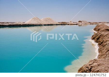 Siwa salt lake 124741752