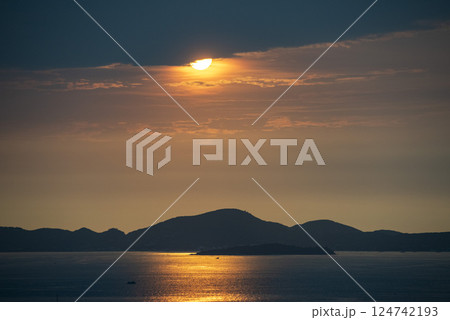 THAILAND PATTAYA KO LAN ISLAND SUNSET THAILAND PATTAYA KO LAN ISLAND SUNSET 124742193