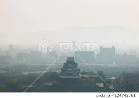 大阪、黄砂、中国からの黄砂、3月、春をつげる黄砂、大阪城、大阪の街に黄砂、黄砂が日本にやってくる 大阪、黄砂、中国からの黄砂、3月、春をつげる黄砂、大阪城、大阪の街に黄砂、黄砂が日本にやってくる 124742361