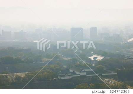 大阪、黄砂、中国からの黄砂、3月、春をつげる黄砂、大阪城、大阪の街に黄砂、黄砂が日本にやってくる 大阪、黄砂、中国からの黄砂、3月、春をつげる黄砂、大阪城、大阪の街に黄砂、黄砂が日本にやってくる 124742365