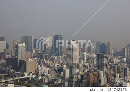 大阪、黄砂、中国からの黄砂、3月、春をつげる黄砂、大阪城、大阪の街に黄砂、黄砂が日本にやってくる 大阪、黄砂、中国からの黄砂、3月、春をつげる黄砂、大阪城、大阪の街に黄砂、黄砂が日本にやってくる 124742378