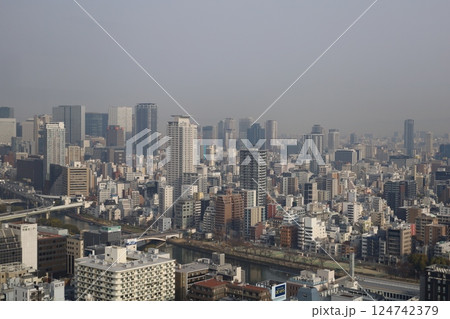 大阪、黄砂、中国からの黄砂、3月、春をつげる黄砂、大阪城、大阪の街に黄砂、黄砂が日本にやってくる 大阪、黄砂、中国からの黄砂、3月、春をつげる黄砂、大阪城、大阪の街に黄砂、黄砂が日本にやってくる 124742379