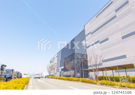 大型ショッピングモール 124745106