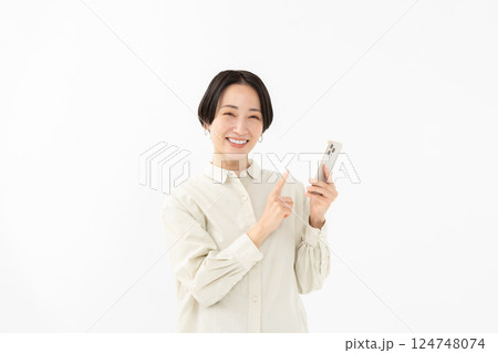 女性 スマートフォン スマホ 女性 スマートフォン スマホ 124748074