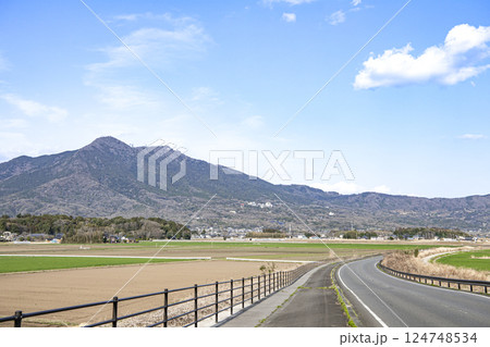 つくばバイパスからの筑波山 124748534