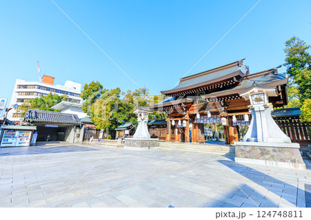 春の湊川神社　兵庫県神戸市 124748811