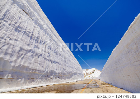 富山県　雪の大谷ウォーク 124749582