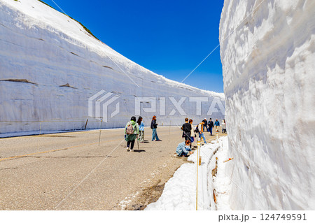 富山県 雪の大谷ウォーク 富山県 雪の大谷ウォーク 124749591