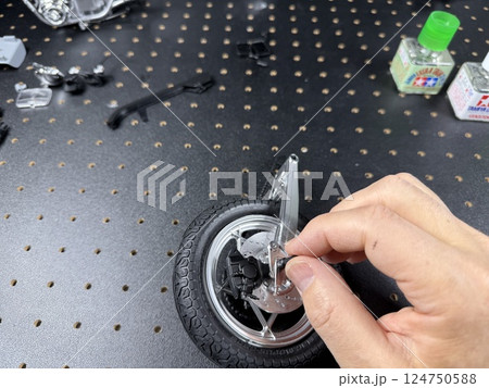 大型プラモデルを作ろう　オートバイ 124750588