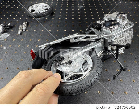 大型プラモデルを作ろう　オートバイ 124750602