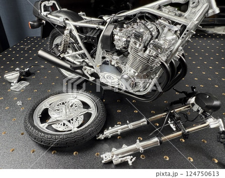 大型プラモデルを作ろう　オートバイ 124750613