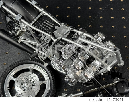 大型プラモデルを作ろう　オートバイ 124750614